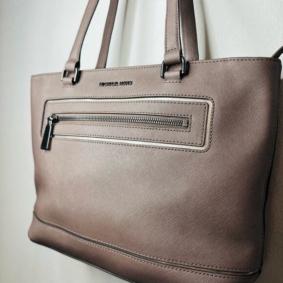 MICHAEL KORS Grey Square Frame Side Front Zip Up Metal Shoulder Straps Hand Bag - Picture 3 of 13